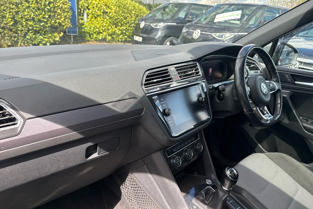Volkswagen Tiguan 2.0 Tdi 150 R-line Tech YD20DPO Grey #2