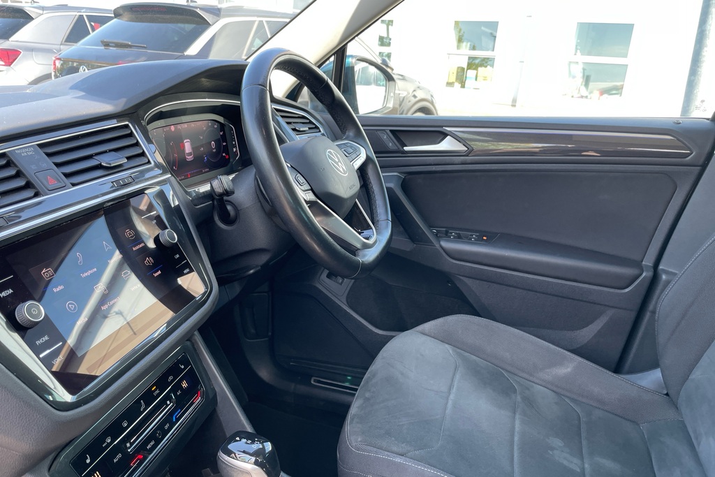 Volkswagen Tiguan 1.5 Tsi 150 Elegance Dsg GV70EHJ Blue #2