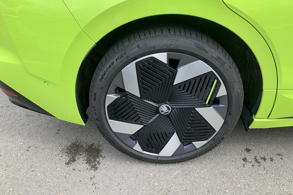 Skoda ENYAQ 250Kw Vrs 84Kwh 4X4 BN75CYF Black #5