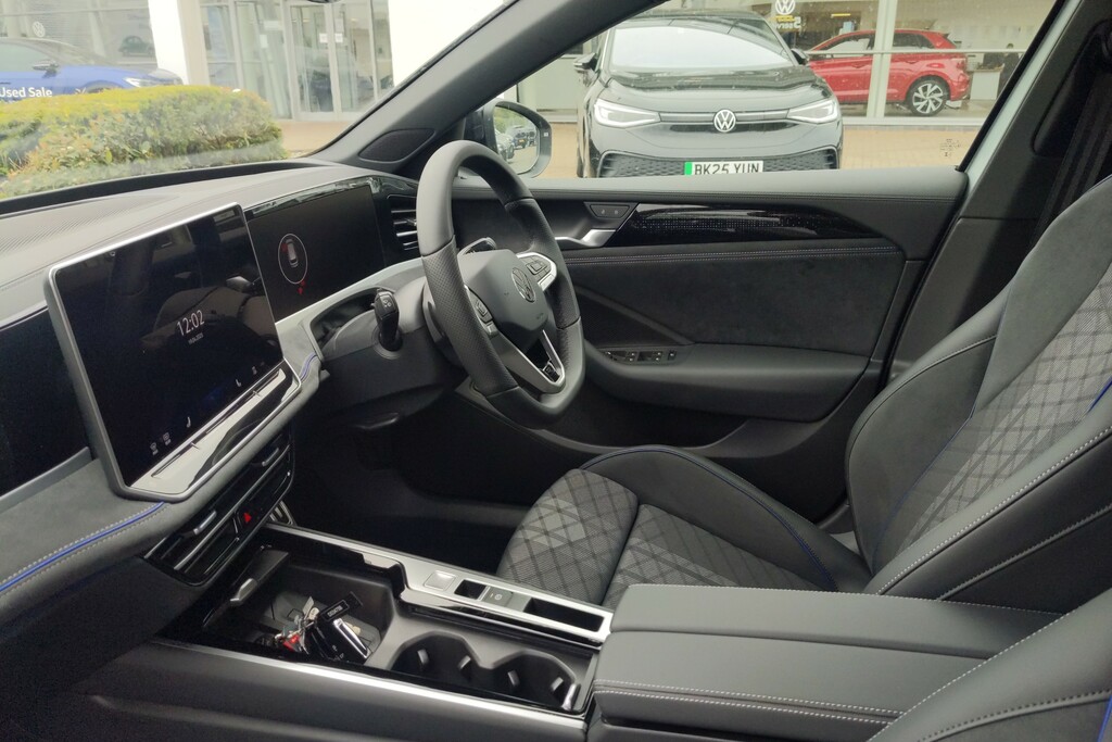 Volkswagen Passat 1.5 Tsi Ehybrid R-line Dsg Silver #2