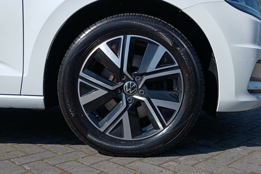 Volkswagen Touran 1.5 Tsi Evo Sel White #5