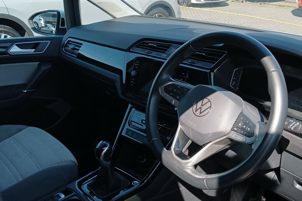 Volkswagen Touran 1.5 Tsi Evo Sel White #6