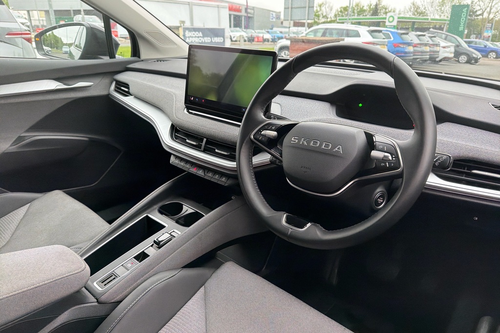 Skoda ENYAQ 150Kw 60 Se L 63Kwh GL25FJK Black #6