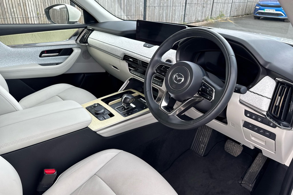 Mazda CX-60 2.5 Phev Takumi White #6