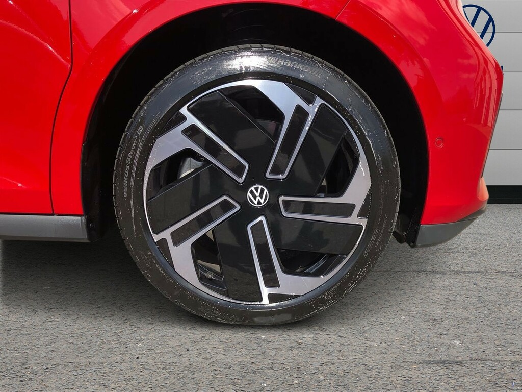 Volkswagen ID.Buzz 250Kw Gtx Pro 86Kwh 4Motion Lwb 7 Seat DV75UDG Red #6
