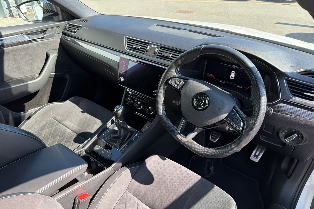 Skoda Superb 1.5 Tsi Sport Line White #6