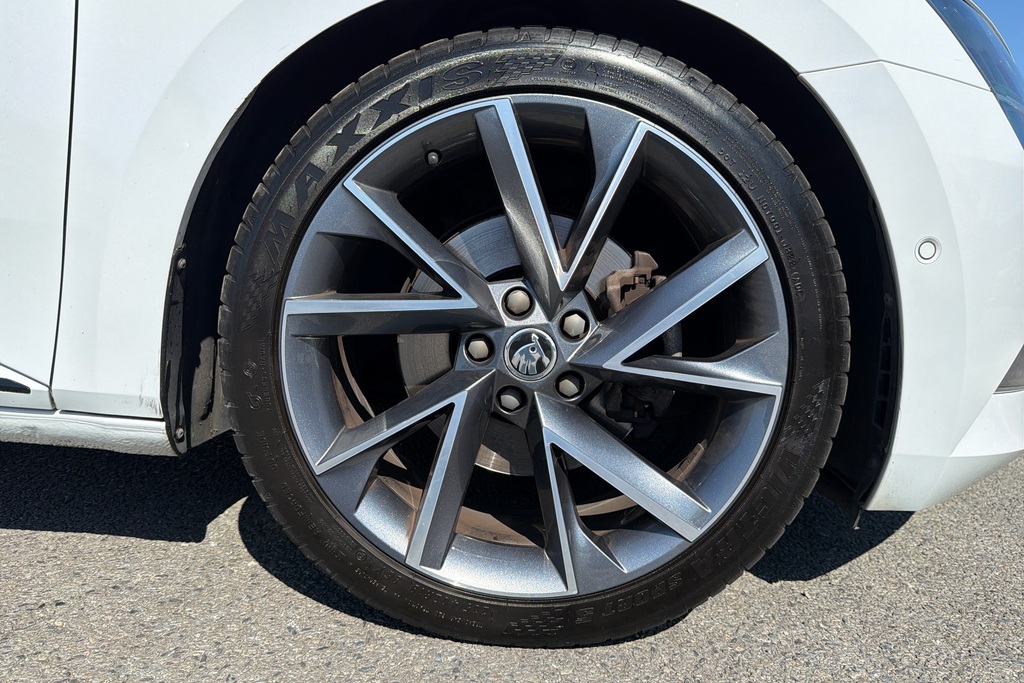 Skoda Superb 1.5 Tsi Sport Line White #5