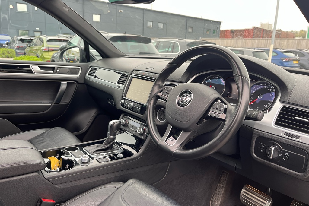 Volkswagen Touareg 3.0 V6 Tdi Bmt 262 R-line Plus Tip Black #6