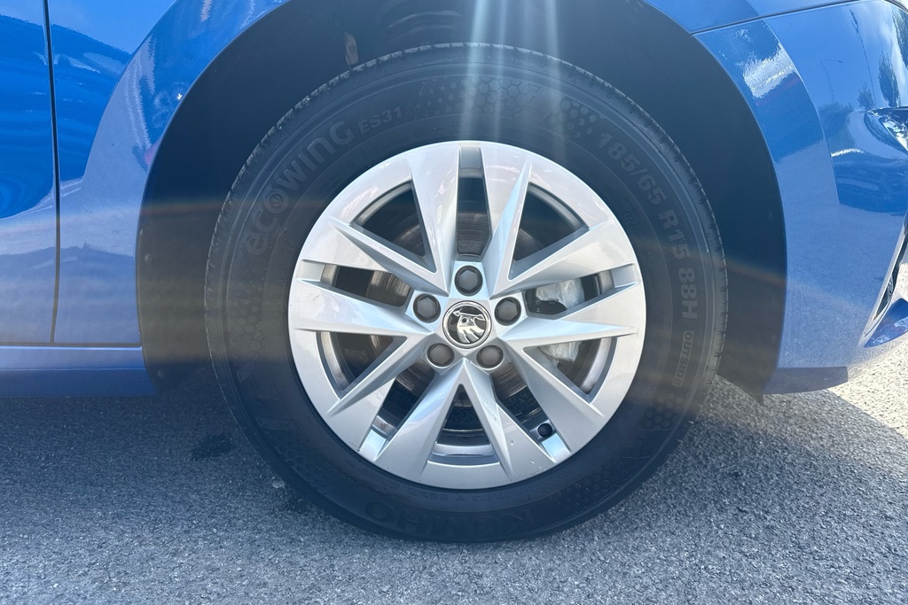 Skoda Fabia 1.0 Tsi Se Comfort Blue #5