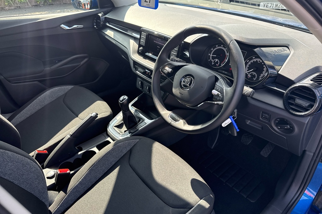 Skoda Fabia 1.0 Tsi Se Comfort Blue #6