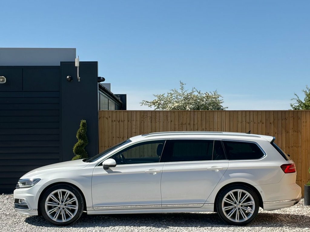 Volkswagen Passat 2L R-line DA17JMC White #5