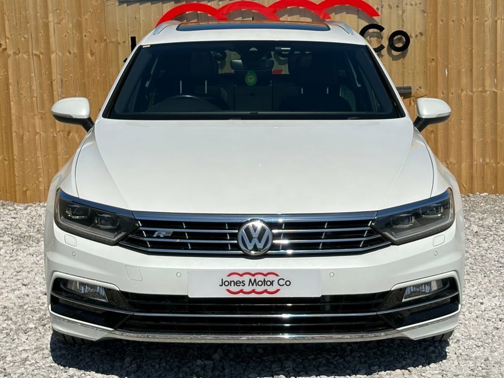 Volkswagen Passat 2L R-line DA17JMC White #3