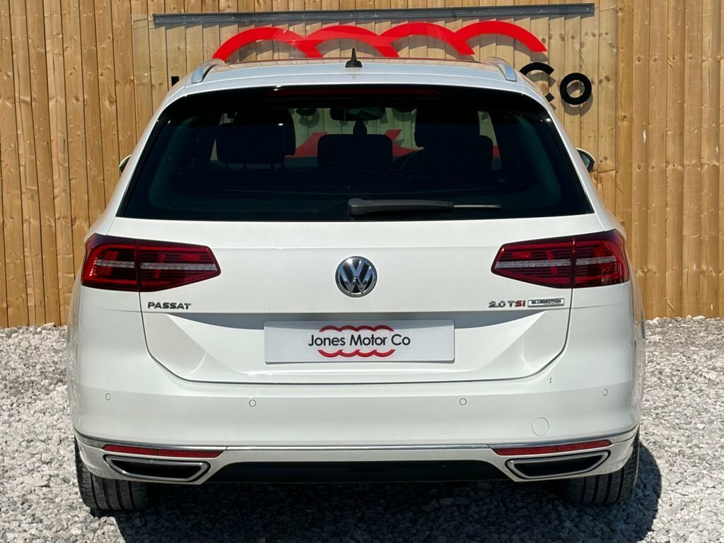 Volkswagen Passat 2L R-line DA17JMC White #6