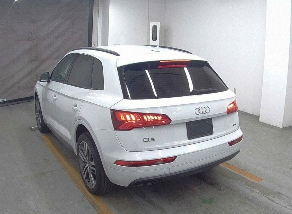 Audi Q5 2L S Line KK19JMC White #3