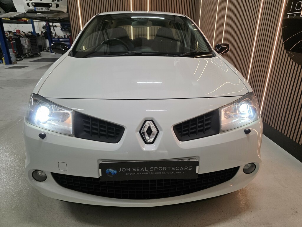 Renault Megane 2.0 T Team F1 Team R26 2008 White #4