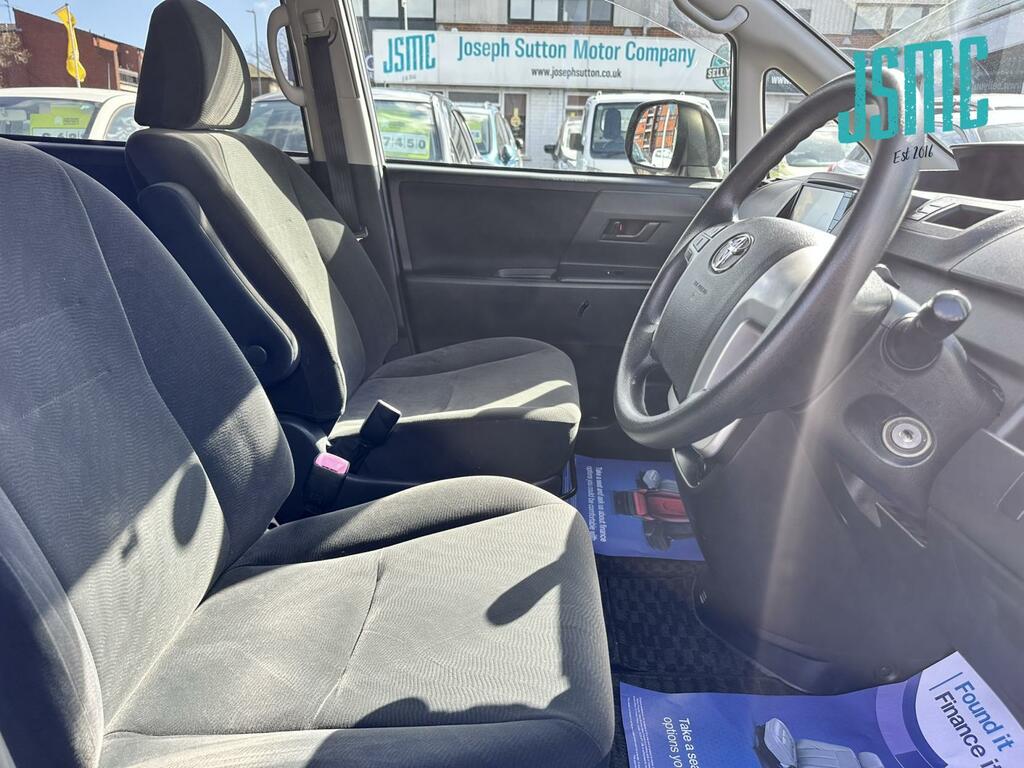 Toyota Voxy Other Silver #4