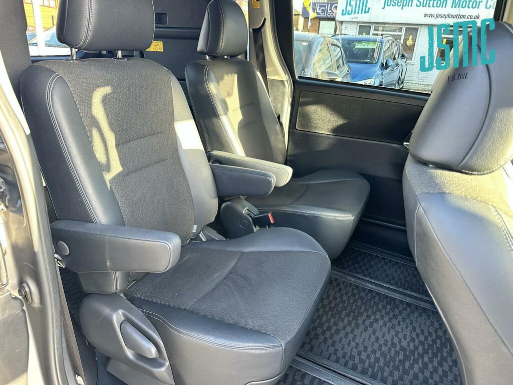 Toyota Voxy 2.0 Zs Kiramaki Aero Styling - 8 Seater White #11