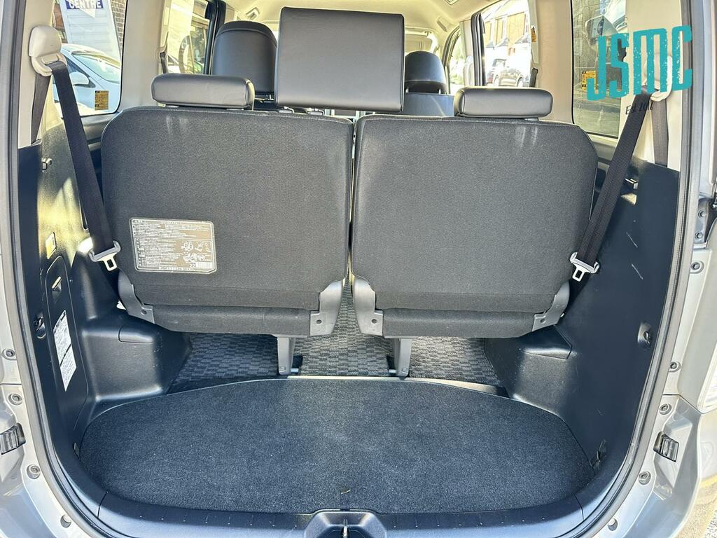 Toyota Voxy 2.0 Zs Kiramaki Aero Styling - 8 Seater White #30