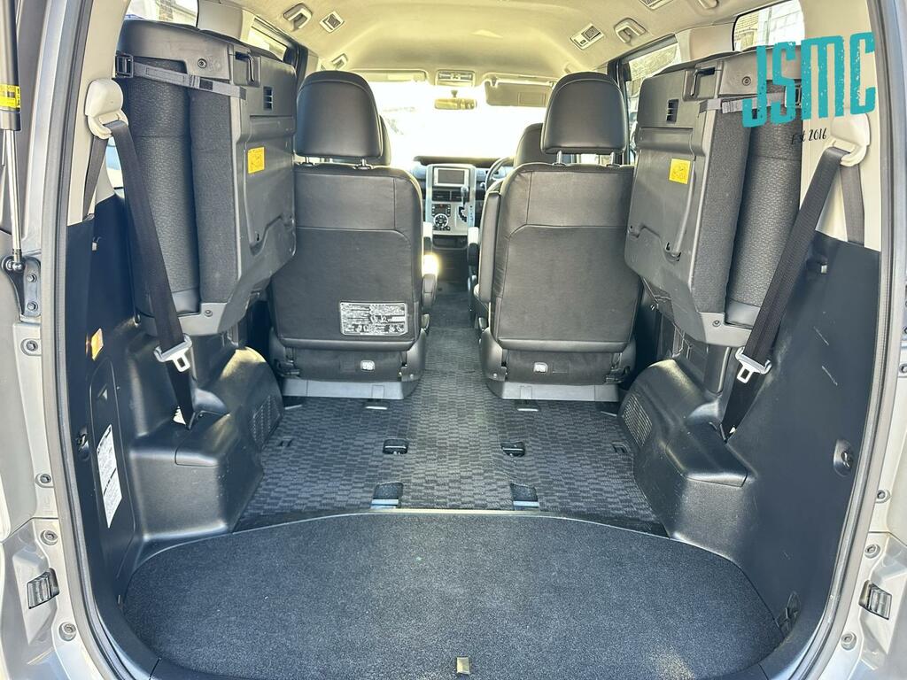 Toyota Voxy 2.0 Zs Kiramaki Aero Styling - 8 Seater White #18