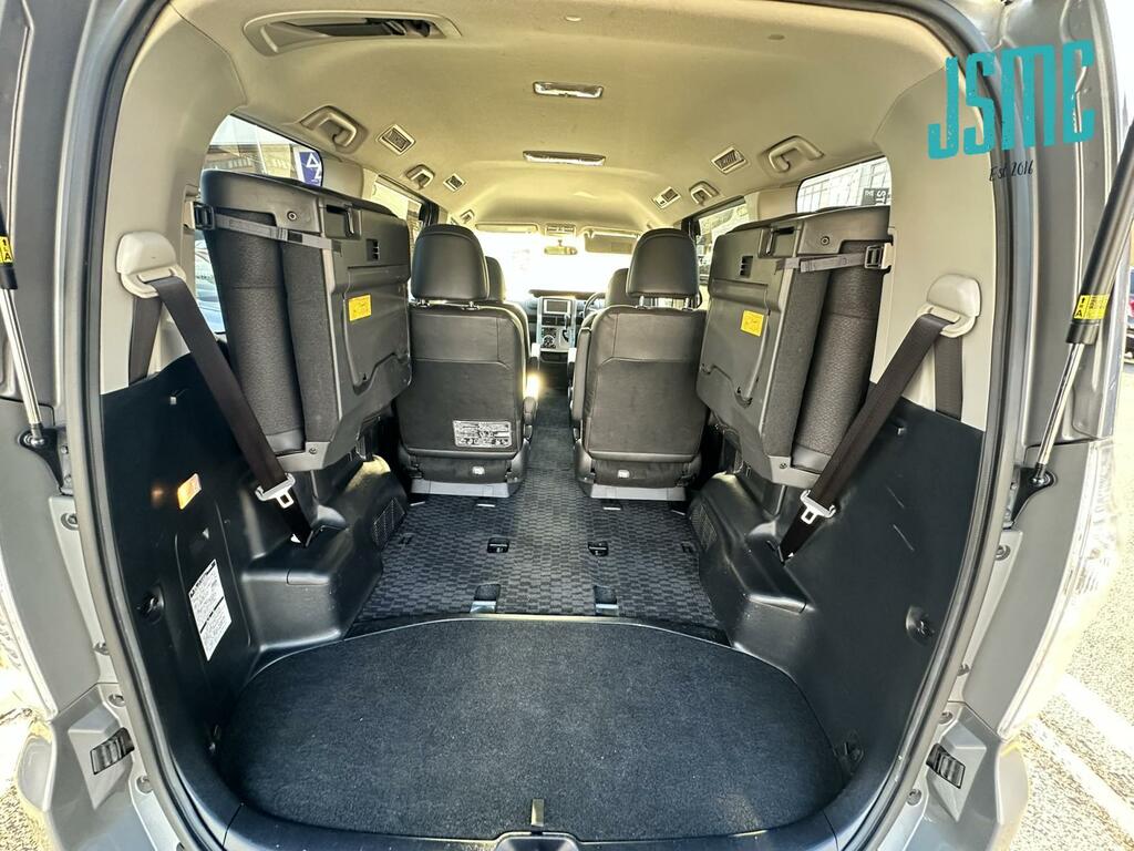 Toyota Voxy 2.0 Zs Kiramaki Aero Styling - 8 Seater White #29