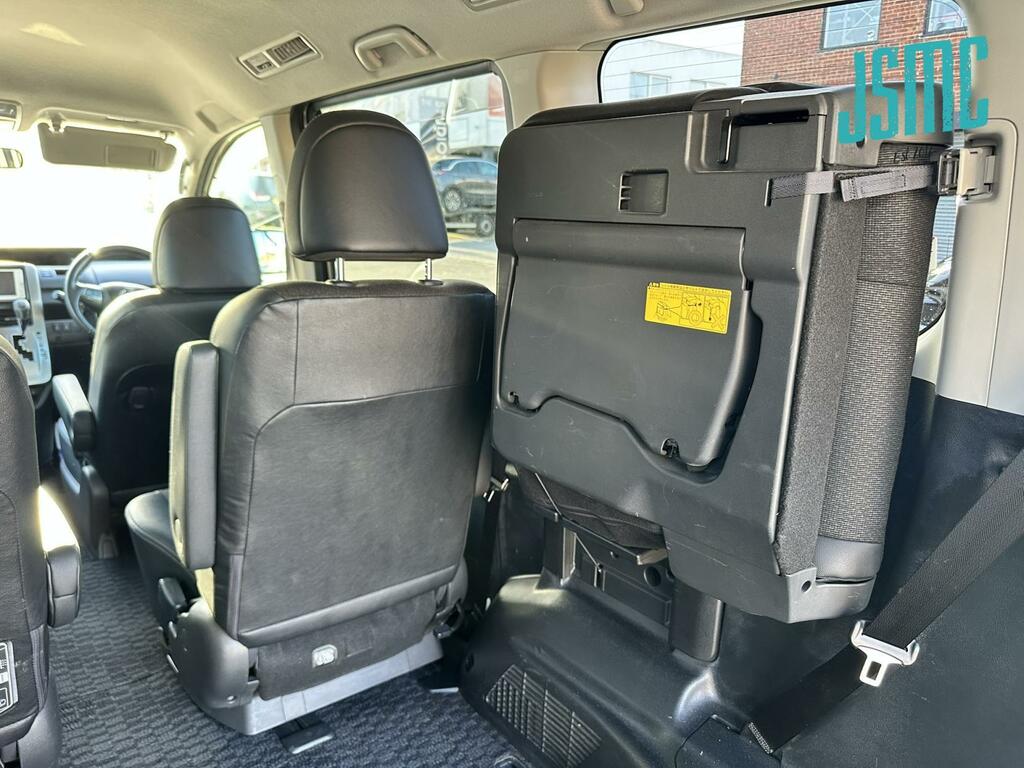 Toyota Voxy 2.0 Zs Kiramaki Aero Styling - 8 Seater White #25