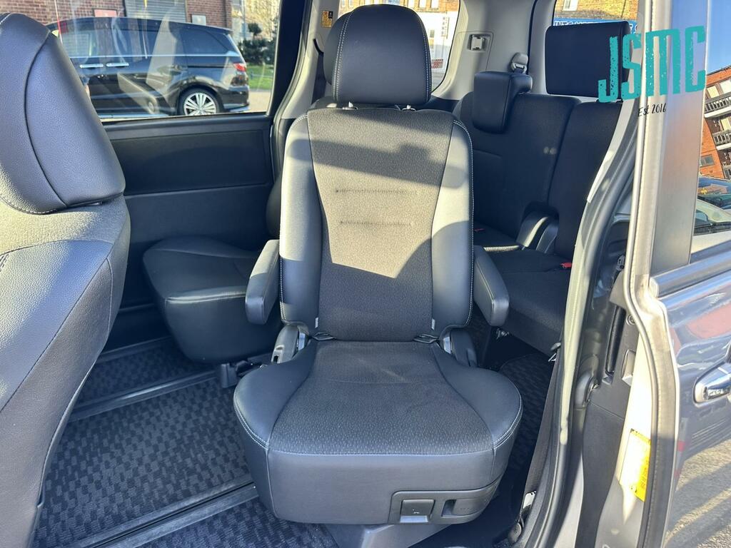 Toyota Voxy 2.0 Zs Kiramaki Aero Styling - 8 Seater White #16