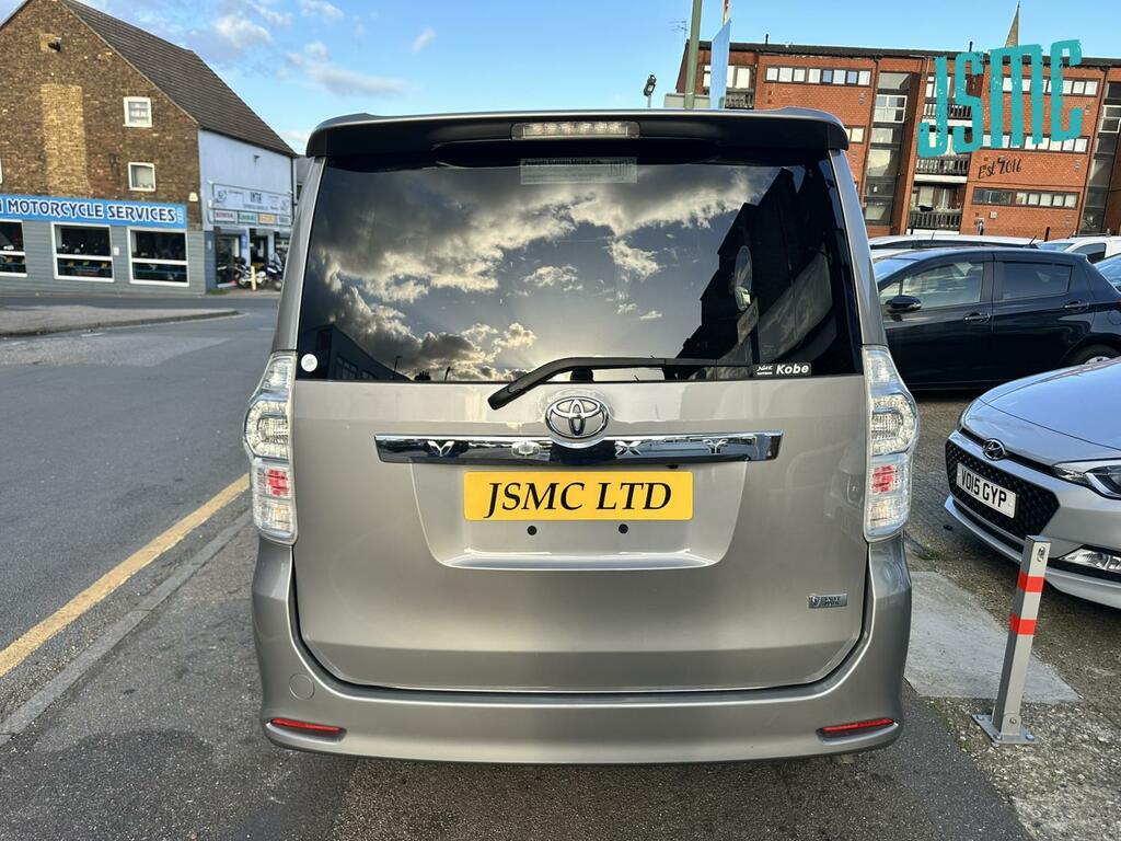 Toyota Voxy 2.0 Zs Kiramaki Aero Styling - 8 Seater White #13