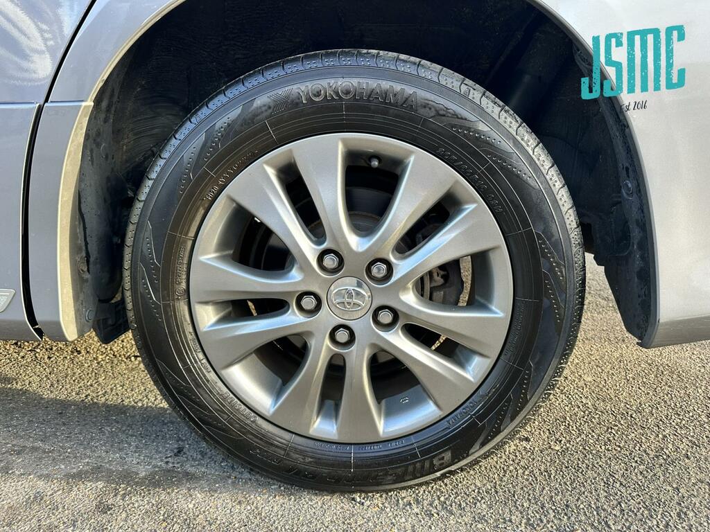 Toyota Voxy 2.0 Zs Kiramaki Aero Styling - 8 Seater White #39