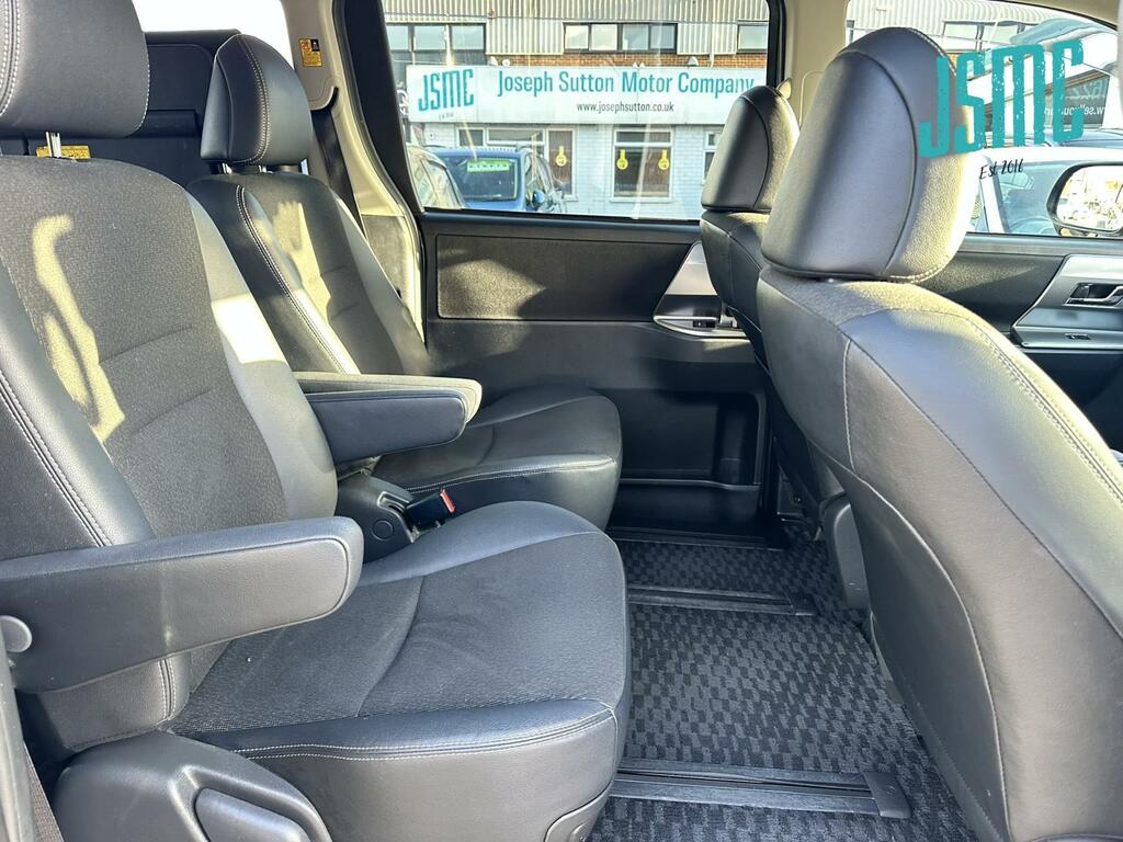 Toyota Voxy 2.0 Zs Kiramaki Aero Styling - 8 Seater White #12