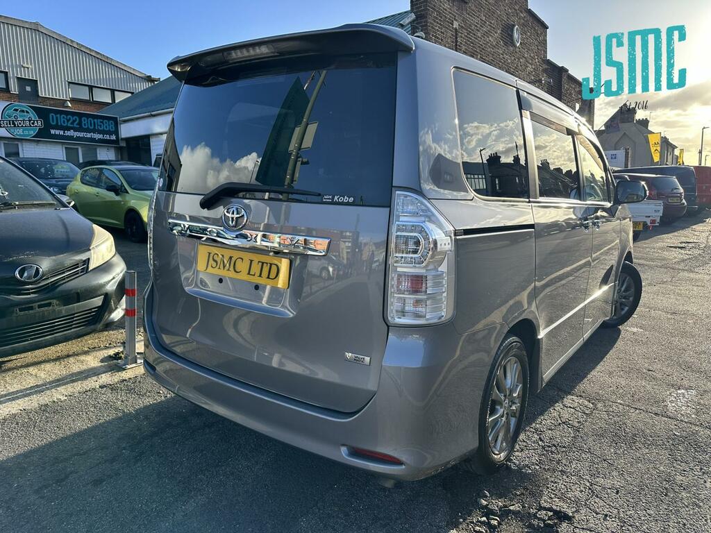 Toyota Voxy 2.0 Zs Kiramaki Aero Styling - 8 Seater White #8