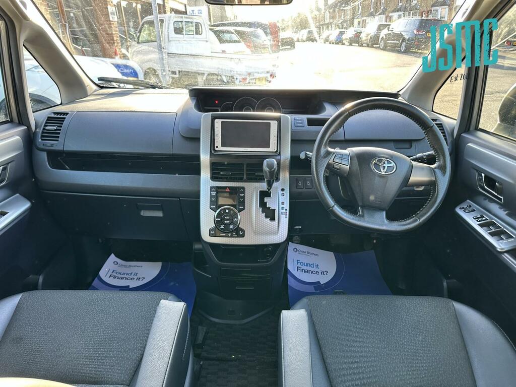 Toyota Voxy 2.0 Zs Kiramaki Aero Styling - 8 Seater White #7