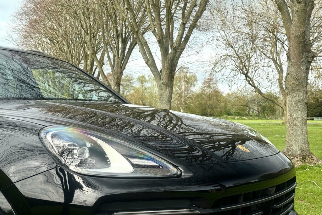 Porsche Cayenne Suv GX72VHP Black #5