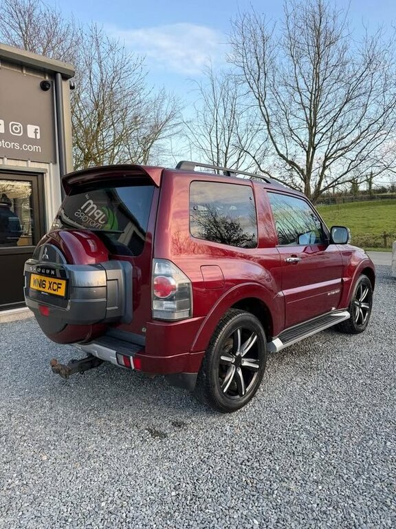 Mitsubishi Shogun 2016 3.2 Di-dc Barbarian Suv 4Wd E WN16XCF Red #2