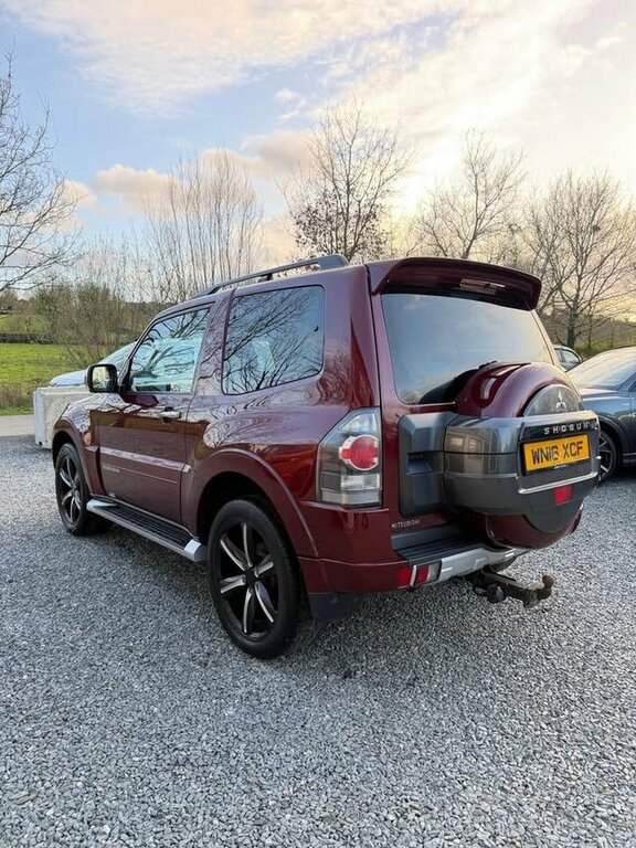 Mitsubishi Shogun 2016 3.2 Di-dc Barbarian Suv 4Wd E WN16XCF Red #4