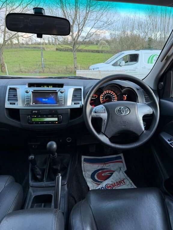Toyota HILUX 2015 3.0 D-4d Invincible Pickup Double Cab Die Red #6