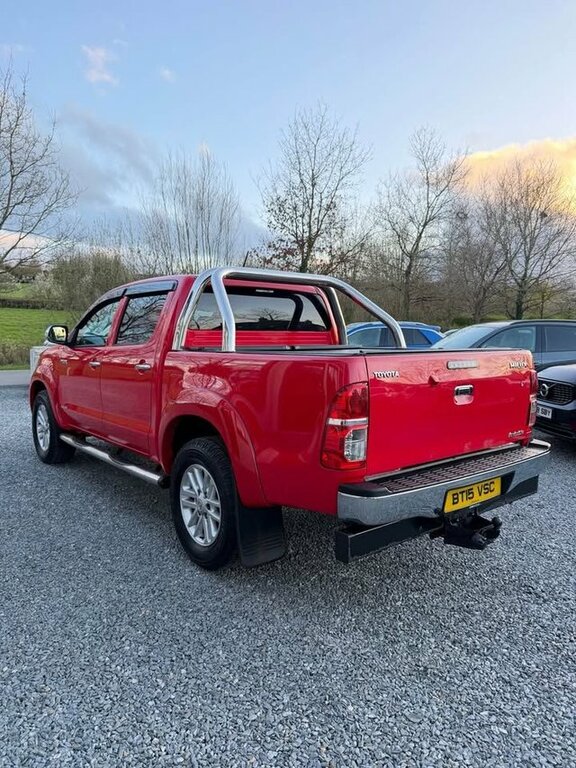 Toyota HILUX 2015 3.0 D-4d Invincible Pickup Double Cab Die Red #4