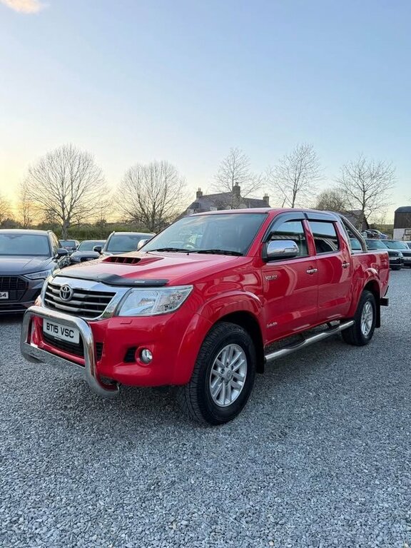 Toyota HILUX 2015 3.0 D-4d Invincible Pickup Double Cab Die Red #2
