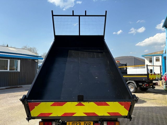 Isuzu Diesel LO23JVP White #6