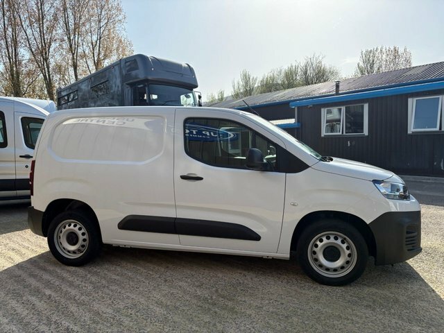 Citroen Berlingo Mpv LF72MSJ White #4