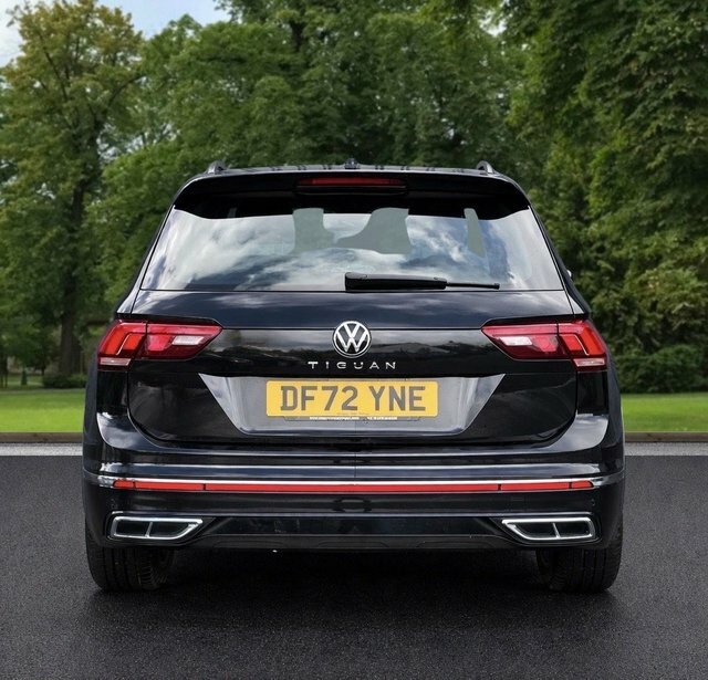 Volkswagen Tiguan 2023 1.5 Tsi R-line Edition Suv Dsg Eur DF72YNE Black #5