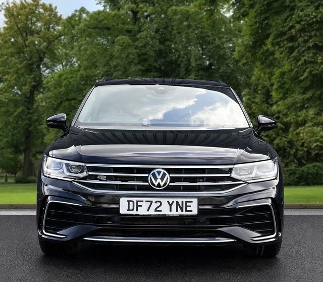 Volkswagen Tiguan 2023 1.5 Tsi R-line Edition Suv Dsg Eur DF72YNE Black #3