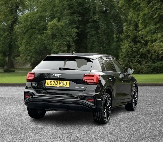 Audi Q2 2021 1.5 Tfsi Cod 35 Black Edition Suv Black #4