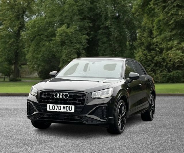 Audi Q2 2021 1.5 Tfsi Cod 35 Black Edition Suv Black #2