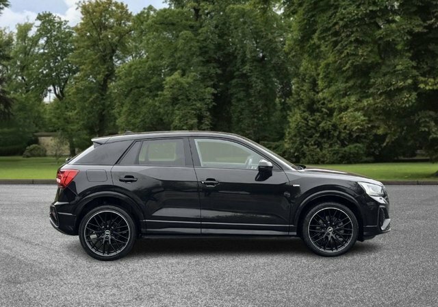 Audi Q2 2021 1.5 Tfsi Cod 35 Black Edition Suv Black #3