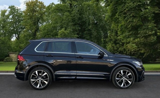 Volkswagen Tiguan 2023 1.5 Tsi R-line Suv Dsg Euro 6 Ss Black #4