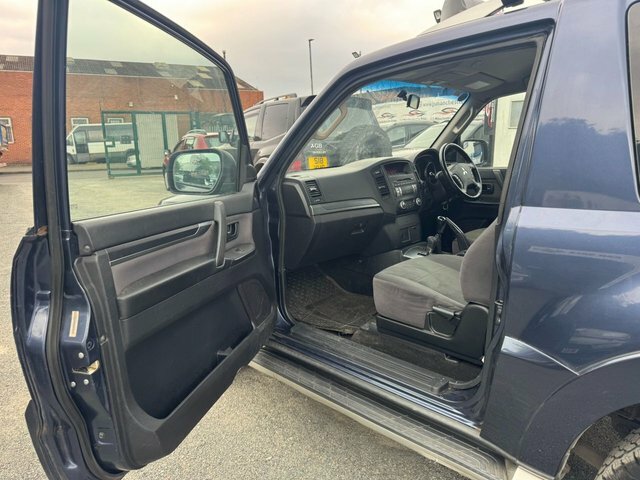 Mitsubishi Shogun Suv 3.2 Di-dc Equippe 2008 Blue #14