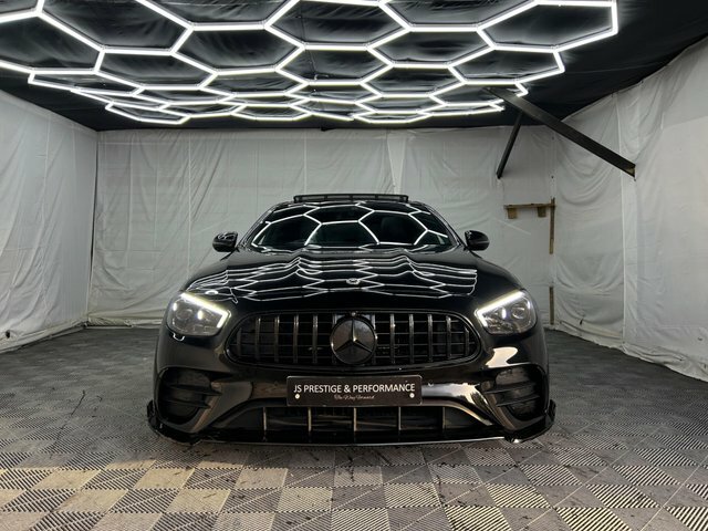 Mercedes-Benz E Class 2.0 E220d Amg Line Night Edition Premium Plus Sa KM70DUV Black #2