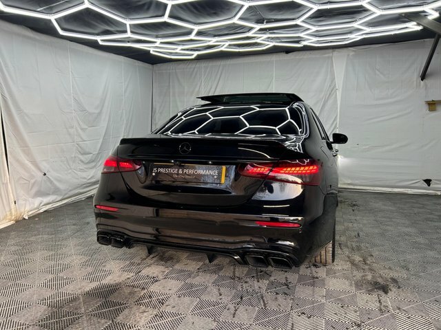 Mercedes-Benz E Class 2.0 E220d Amg Line Night Edition Premium Plus Sa KM70DUV Black #4