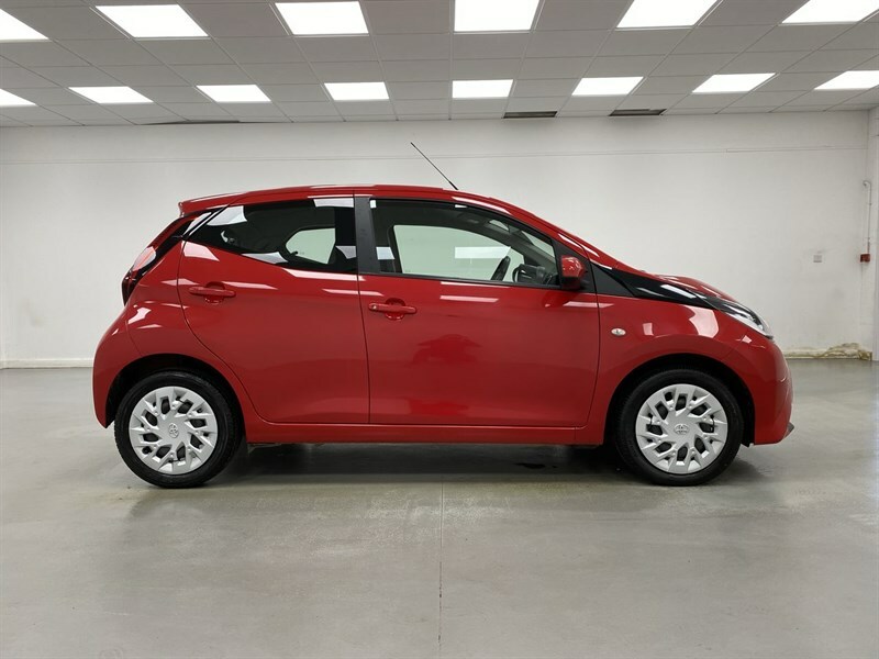 Toyota Aygo 1.0 Vvt-i X-play PE20VNB Red #5