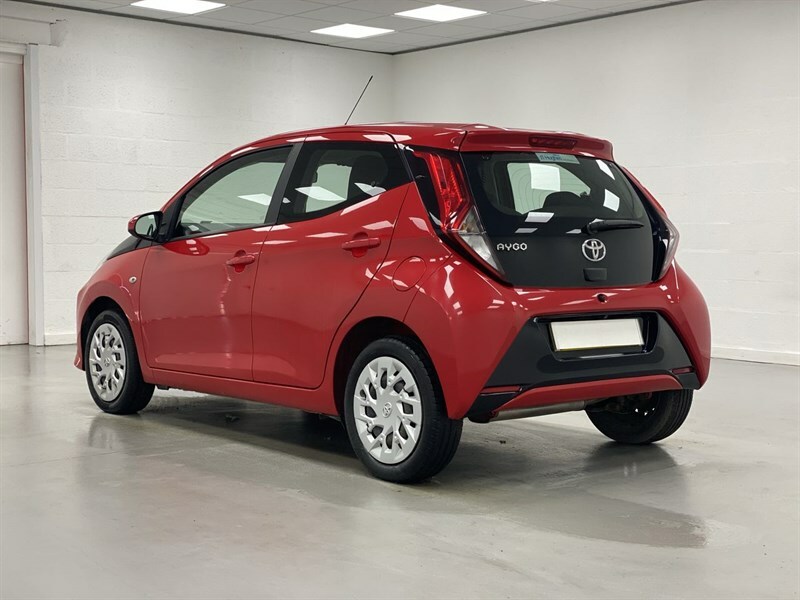 Toyota Aygo 1.0 Vvt-i X-play PE20VNB Red #3